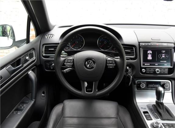 途锐 2016款 3.0TSI R-Line 中控类   驾驶位