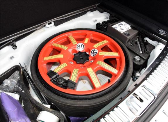 途锐 2016款 3.0TSI R-Line 其他细节类   备胎