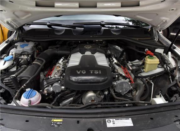 途锐 2016款 3.0TSI R-Line 其他细节类   发动机舱