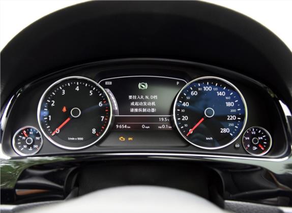 途锐 2016款 3.0TSI R-Line 中控类   仪表盘