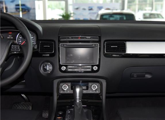 途锐 2017款 3.0TSI 拓野型 中控类   中控台