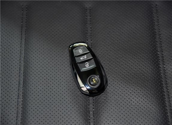 途锐 2017款 3.0TSI 拓野型 其他细节类   钥匙