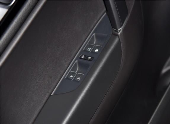 途锐 2017款 3.0TSI 拓野型 车厢座椅   门窗控制