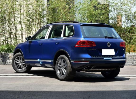 途锐 2017款 3.0TSI 拓界版 外观   斜后