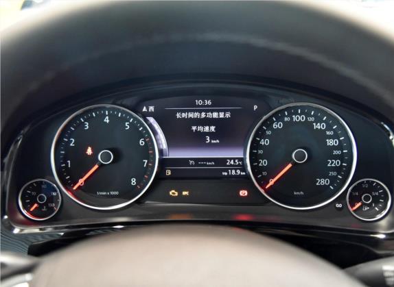 途锐 2018款 3.0TSI 荣耀典藏版 中控类   仪表盘