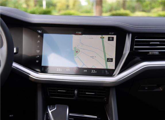 途锐 2019款 2.0TSI 锐翼版 国V 中控类   中控台