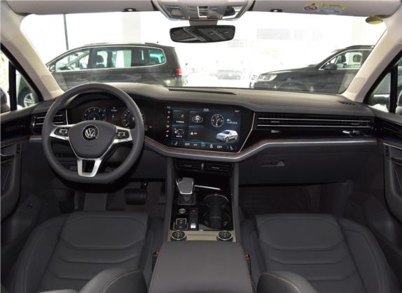 途锐 2019款 3.0TSI 锐锋版 国V 中控类   中控全图