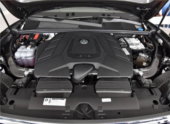 途锐 2019款 3.0TSI 锐锋版 国V 其他细节类   发动机舱