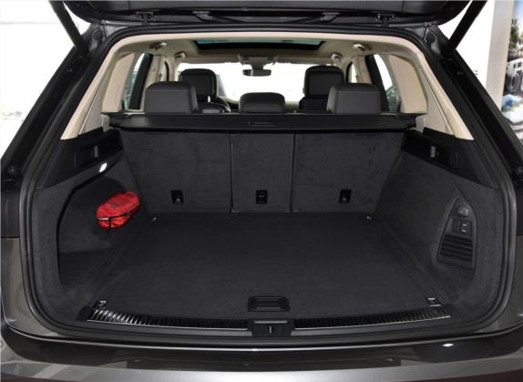 途锐 2019款 3.0TSI 锐锋版 国V 车厢座椅   后备厢