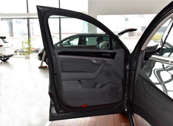 途锐 2019款 3.0TSI 锐锋版 国V 车厢座椅   前门板