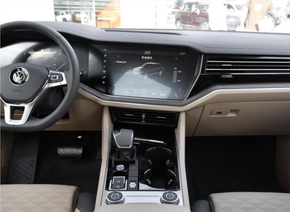 途锐 2019款 3.0TSI 锐智版 国V 中控类   中控台
