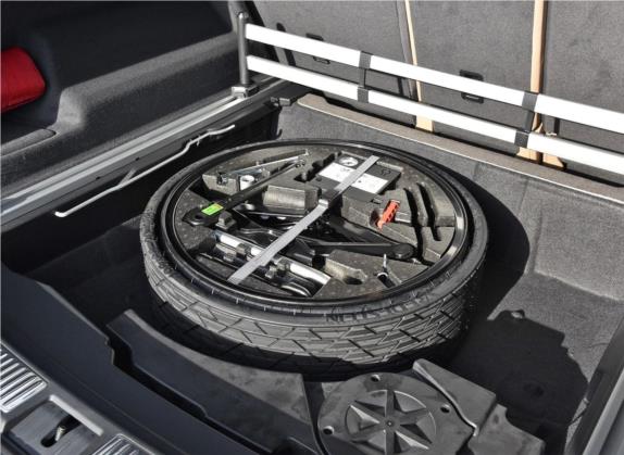 途锐 2019款 3.0TSI 锐智版 国V 其他细节类   备胎