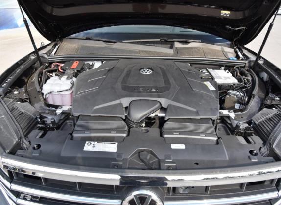 途锐 2019款 3.0TSI 锐智版 国V 其他细节类   发动机舱