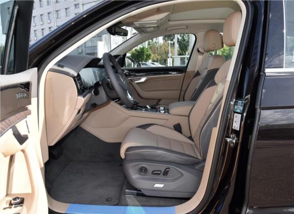 途锐 2019款 3.0TSI 锐智版 国V 车厢座椅   前排空间