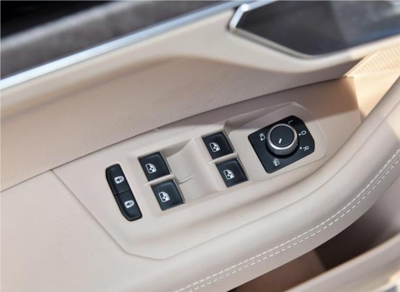 途锐 2019款 3.0TSI 锐智版 国V 车厢座椅   门窗控制