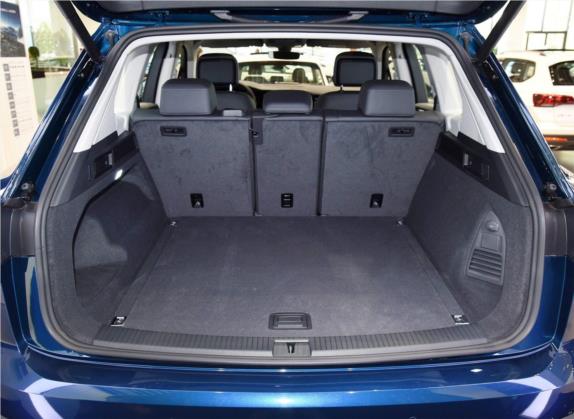 途锐 2019款 2.0TSI 领航版 国VI 车厢座椅   后备厢