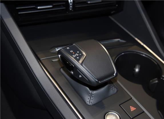 途锐 2019款 2.0TSI 领航版 国VI 中控类   挡把