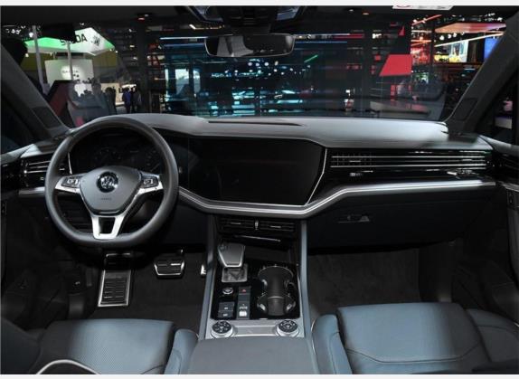 途锐 2020款 3.0TSI 百万纪念版 国VI 中控类   中控全图