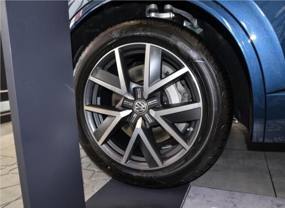 途锐 2020款 3.0TSI 锐享版 国VI 其他细节类   前轮