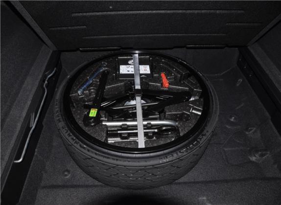 途锐 2020款 3.0TSI 锐享版 国VI 其他细节类   备胎