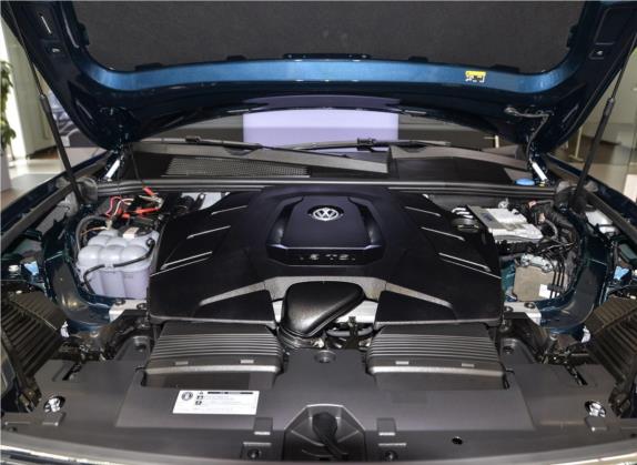 途锐 2020款 3.0TSI 锐享版 国VI 其他细节类   发动机舱
