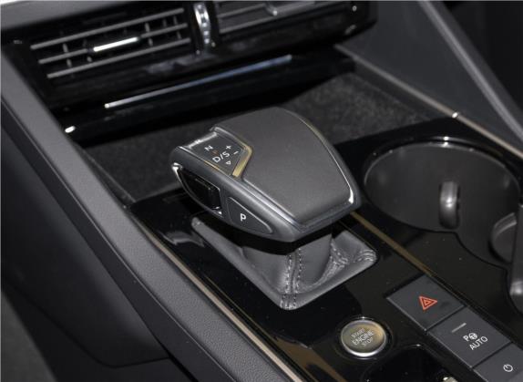 途锐 2020款 3.0TSI 锐享版 国VI 中控类   挡把