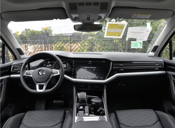 途锐 2020款 3.0TSI 锐尊版 国VI 中控类   中控全图