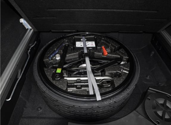 途锐 2020款 3.0TSI 锐尊版 国VI 其他细节类   备胎