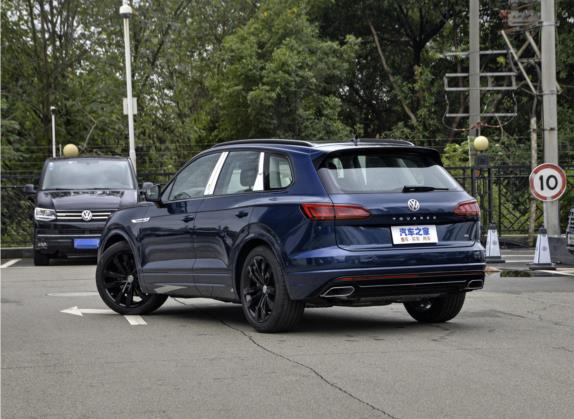 途锐 2020款 3.0TSI 锐尊版 国VI 外观   斜后