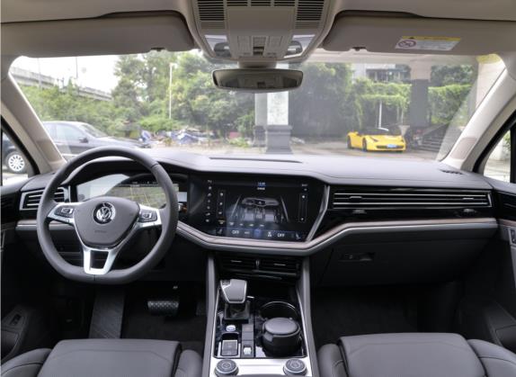 途锐 2021款 2.0TSI 锐翼版 中控类   中控全图