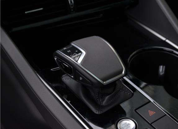 途锐 2021款 2.0TSI 锐翼版 中控类   挡把