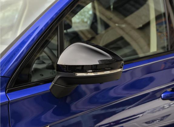 途锐 2021款 3.0TSI 锐享版 曜黑运动套装 外观细节类   外后视镜