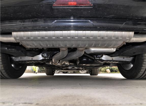 途锐 2021款 3.0TSI 锐享版 曜黑运动套装 其他细节类   后悬架