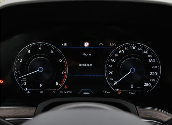 途锐 2021款 3.0TSI 锐享版 曜黑运动套装 中控类   仪表盘