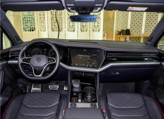 途锐 2022款 3.0TSI 锐尊二十周年特别版 中控类   中控全图