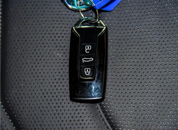 途锐 2022款 3.0TSI 锐尊二十周年特别版 其他细节类   钥匙