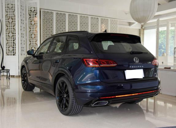 途锐 2022款 3.0TSI 锐尊二十周年特别版 外观   斜后