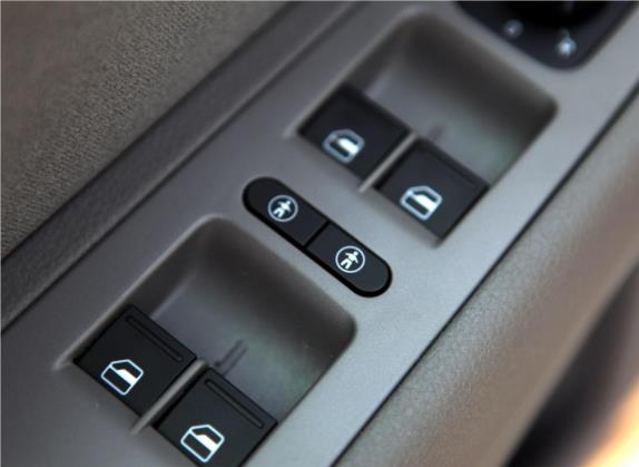 夏朗 2012款 2.0TSI 标配型 欧IV 车厢座椅   门窗控制