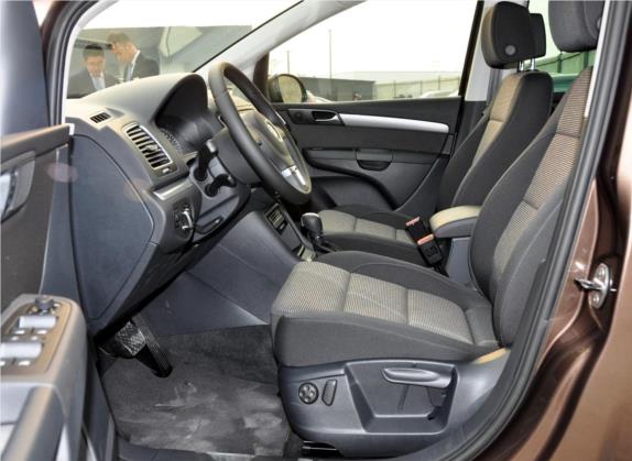 夏朗 2013款 1.8TSI 标配型 欧IV 车厢座椅   前排空间