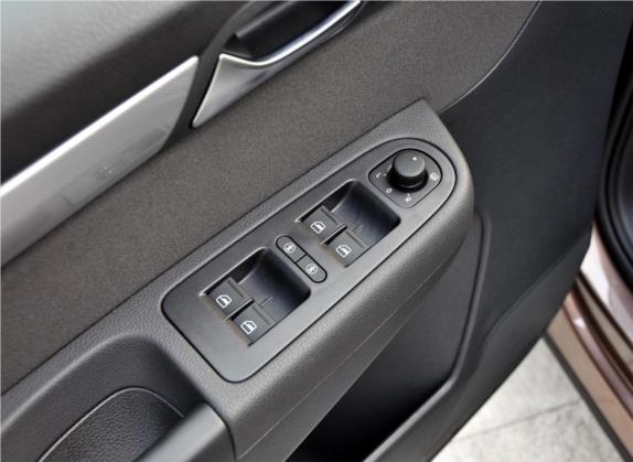 夏朗 2013款 1.8TSI 标配型 欧IV 车厢座椅   门窗控制