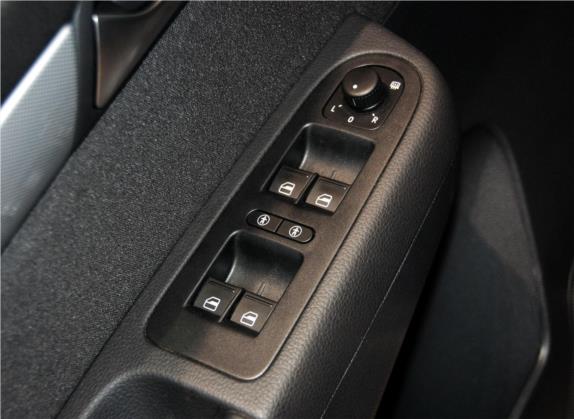 夏朗 2013款 2.0TSI 标配型 车厢座椅   门窗控制