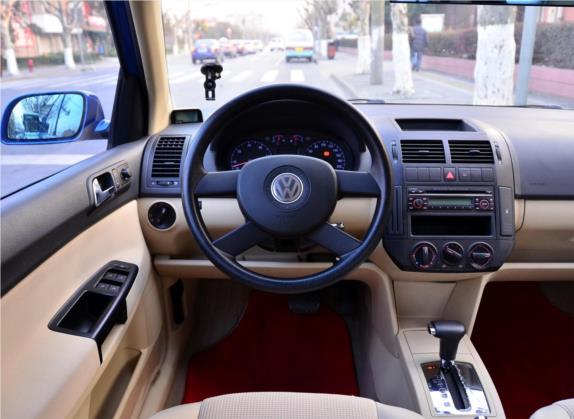 Polo 2004款 三厢 1.4L 自动豪华型 中控类   驾驶位