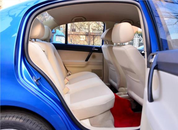 Polo 2004款 三厢 1.4L 自动豪华型 车厢座椅   后排空间