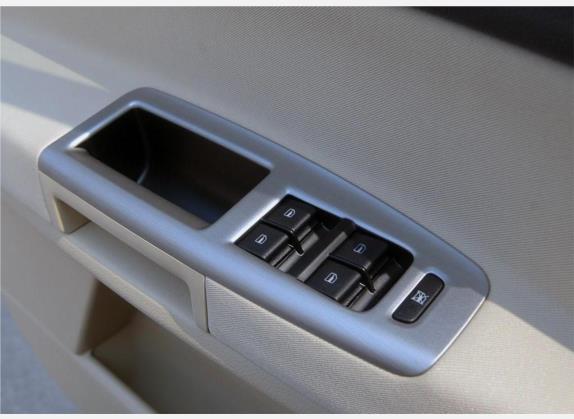 Polo 2006款 劲情 1.4L 自动风尚版 车厢座椅   门窗控制