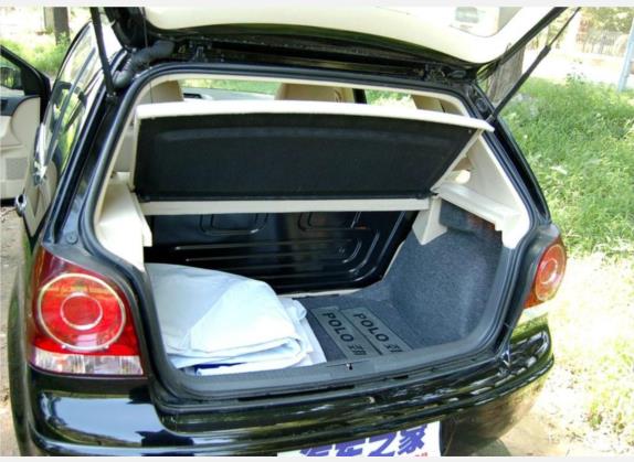 Polo 2006款 劲情 1.6L 自动风尚版 车厢座椅   后备厢