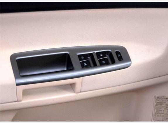 Polo 2007款 劲情 1.6L 自动风尚版 车厢座椅   门窗控制