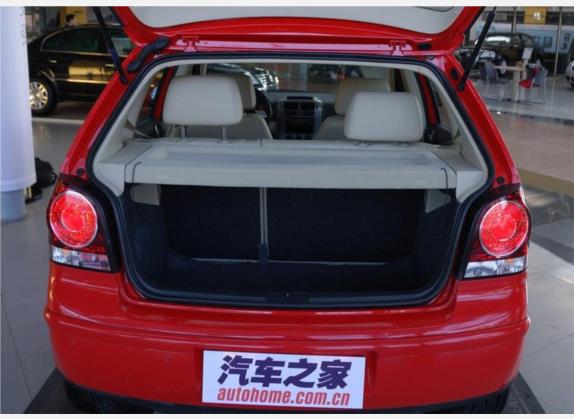 Polo 2007款 劲情 1.4L 自动风尚版 车厢座椅   后备厢