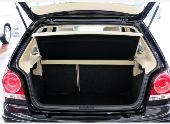 Polo 2009款 劲情 1.4L 自动舒尚版 车厢座椅   后备厢