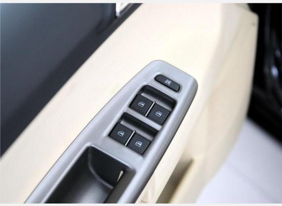 Polo 2009款 劲情 1.4L 自动舒尚版 车厢座椅   门窗控制