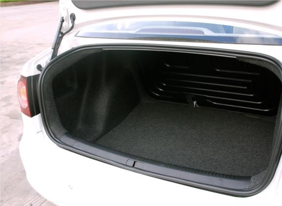 Polo 2011款 劲取 1.6L 自动实酷版 车厢座椅   后备厢